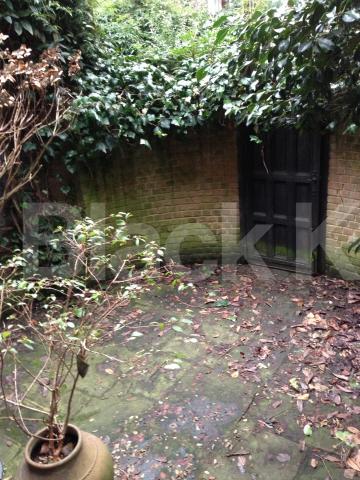 			NEW INSTRUCTION, 3 Bedroom, 1 bath, 1 reception Mews House			 Eaton Row, Belgravia